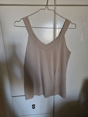 Intimissimi sleeveless top beige small like new