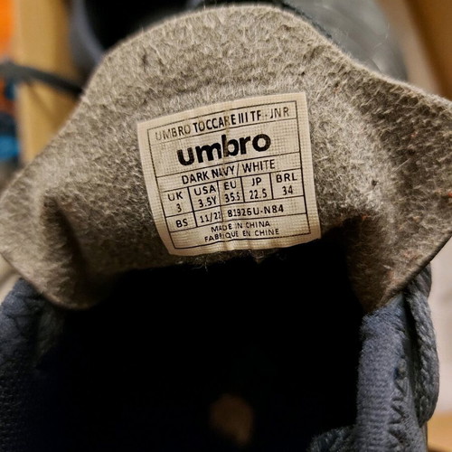 Umbro kids football shoes like new, size 35.5, blue