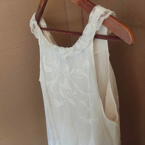 Vintage Lord Taylor '60 nightgown like new, size L, white