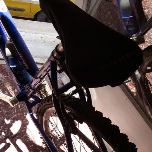 Ideal bicycle like new, blue, with gears and adjustable seat