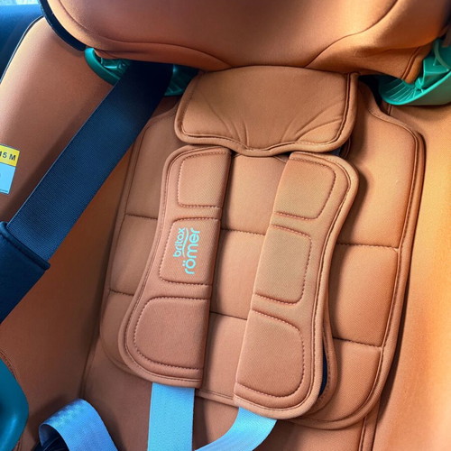 Britax Romer Advansafix Premium Car Seat like new, cognac