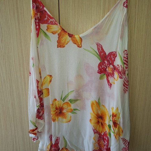 Happening women's blouse like new, size 38, white multicolor