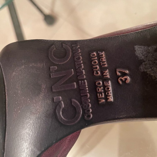 C’N’C’ Leather Pumps new, No 37, burgundy color
