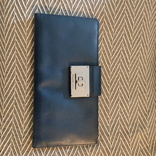 Michael Kors blue leather clutch bag like new with silver clasp