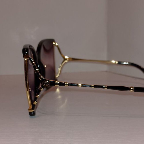 Gucci GG0592S 002 Women's Sunglasses like new