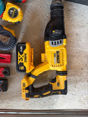 Dewalt cordless power tool with Parkside drill and hand tools