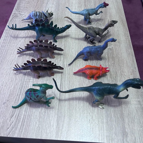 Dinosaur figures like new, collection of 27 pieces