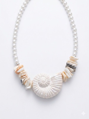 Handmade necklace like new with shell and pearls