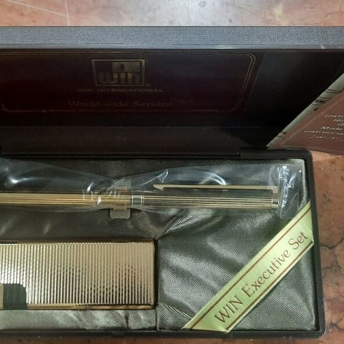 Win International Executive Set gold-plated lighter and pen