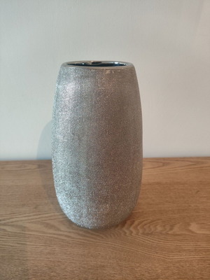 Decorative vase like new, gray