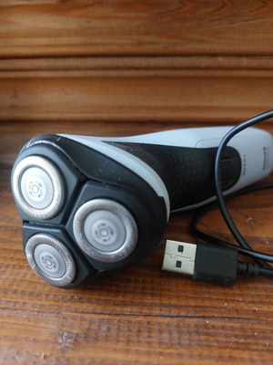 Philips ξυριστική μεταχειρισμένη, αδιάβροχη, επαναφορτιζόμενη