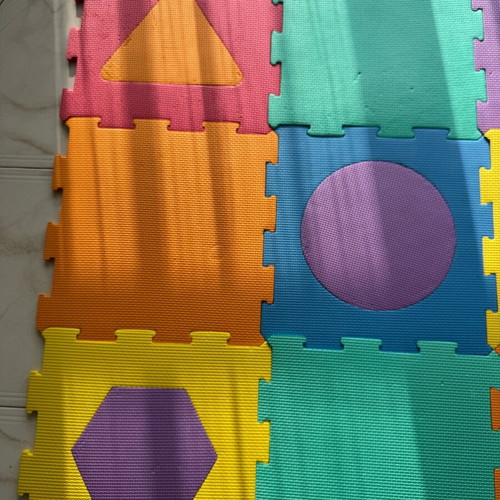 Children's floor puzzle used, 9 pieces, shapes