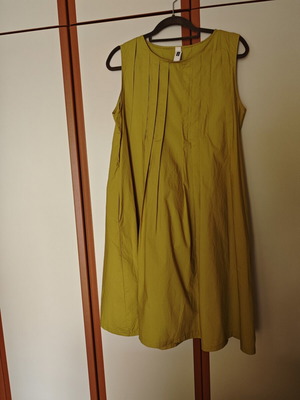 Wendy Trendy women's dress like new, sleeveless, olive green