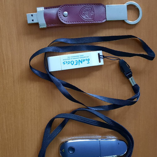 USB sticks pack of 5 various capacities new