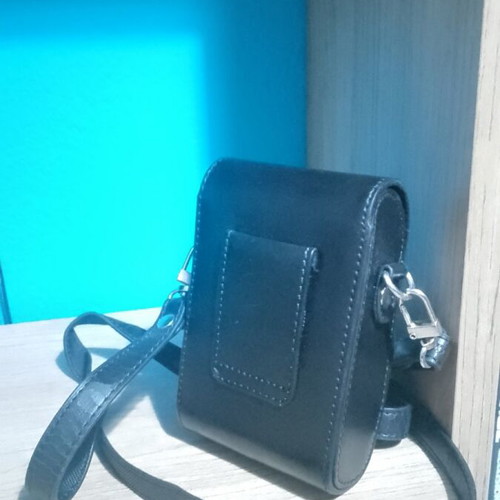 Camera case with shoulder strap, like new, leatherette