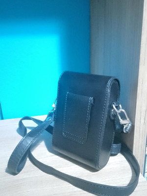 Camera case with shoulder strap, like new, leatherette