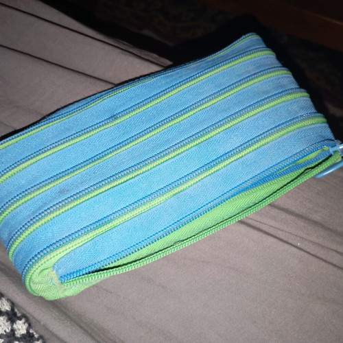 ZiPit vintage toiletry bag like new, textile with neon zipper