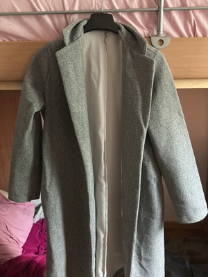 Gray long coat with pockets like new