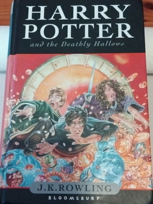 Harry Potter and the Deathly Hallows hardcover book used, English