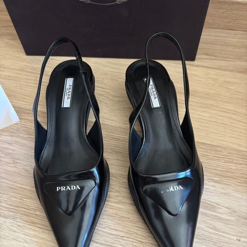 Prada mules size 38 like new, black kitten heel shoes