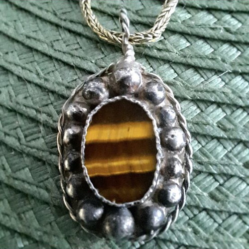 Vintage sterling silver tiger’s eye pendant necklace used