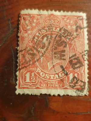 Γραμματόσημο Australia 1918 King George V τριών μισών πένες μεταχειρισμένο, κόκκινο