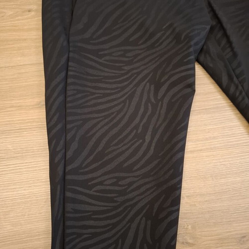 Zara Skinny Pants like new, animal print, black, size 46