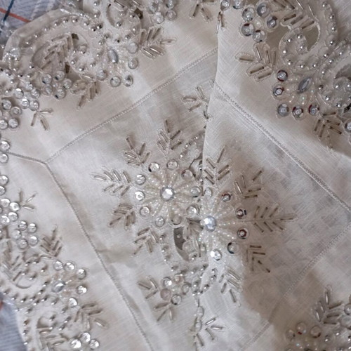 Table linen embroidered with pearls like new