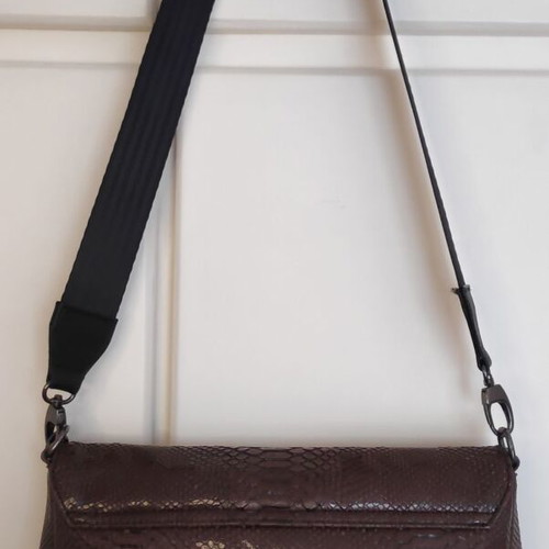 Christina Malle shoulder bag like new, embossed brown