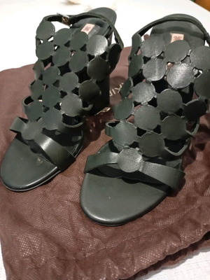Tsakiris Mallas leather sandals No 37 like new, black with floral design