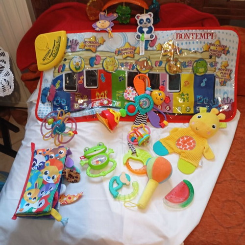 Baby musical and interactive toys pack like new