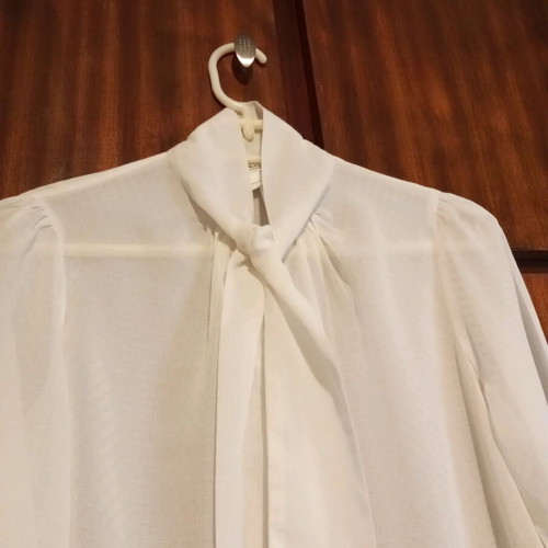 Vintage white shirt with neck tie like new, SUITEBLANCO