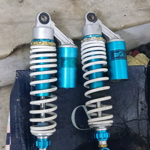 Honda GLX and Astrea 100 used air oil shock absorbers 33cm