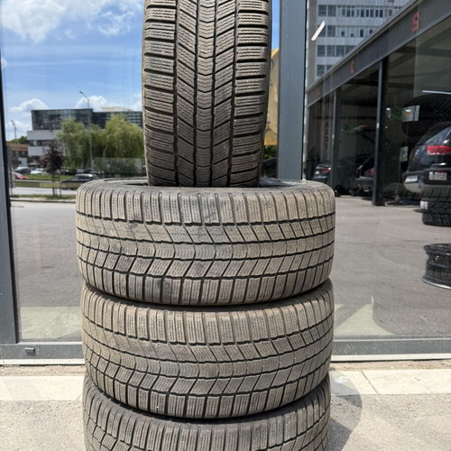 Continental 245/40/19 winter tires set of 4 like new, DOT 2024