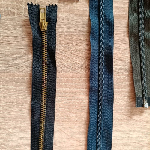 Zippers pack of 16 new in various colors and lengths