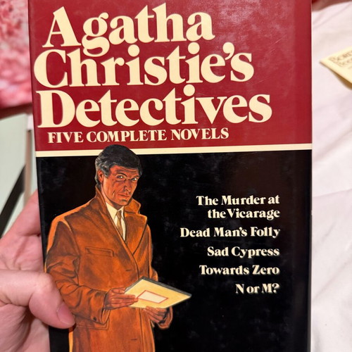 Agatha Christie’s Detectives Five Complete Novels hardcover like new