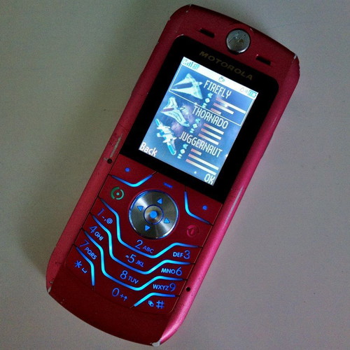 Motorola L6 used pink classic phone with camera