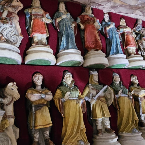 DeAgostini collectible chess set used, medieval Camelot theme