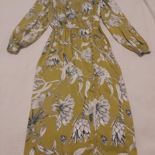 Zara women's midi printed dress new, size medium