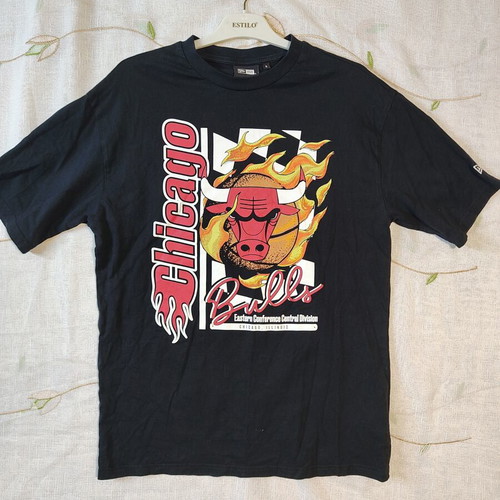 New Era NBA Chicago Bulls T-shirt like new, size S oversized
