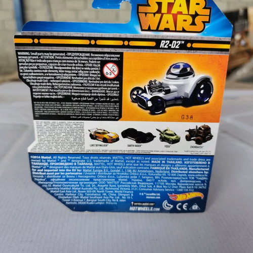 Hot Wheels Star Wars R2-D2 diecast collectible new