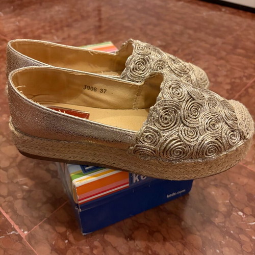 Espadrilles gold like new