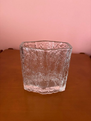 Elongated vase like new