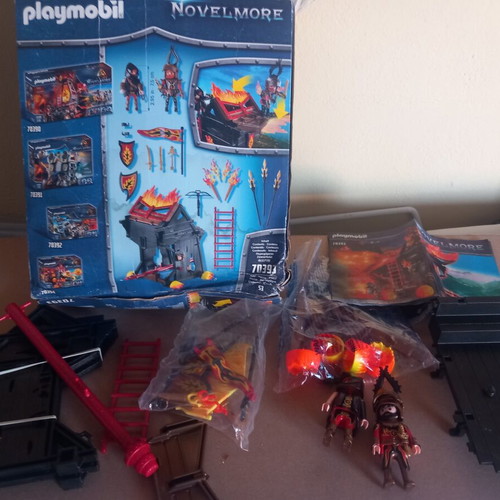 Playmobil Knights and Pirates sets 70224 and 70414