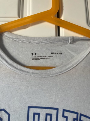 Μπλούζα γυμναστηρίου Under Armour αμάνικη, καινούργια, μέγεθος medium, γκρι