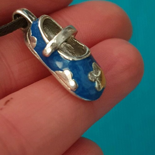Silver 925 shoe necklace used with blue enamel