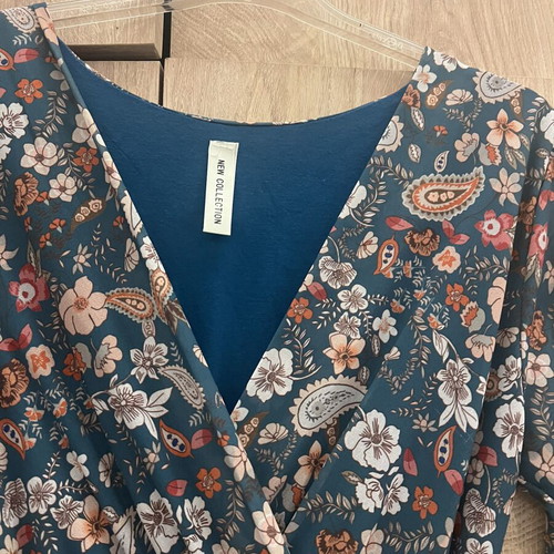 Floral Wrap Dress with Belt like new, petrol color