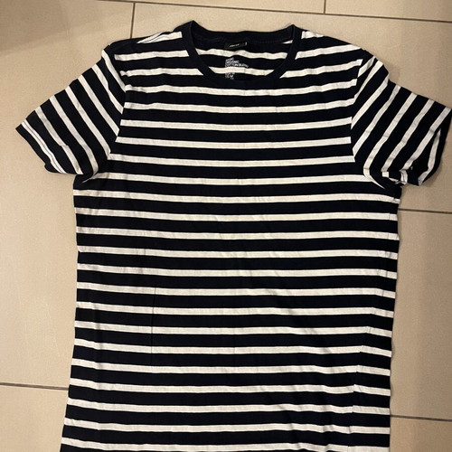 H&M T shirt like new, size M