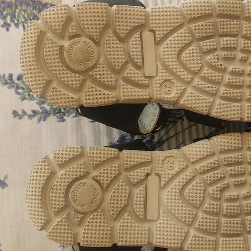 Junior sandals used, boys' size 29
