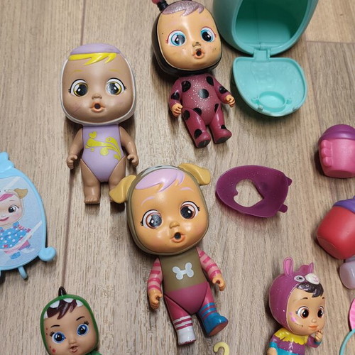 Cry Babies figures used with many accessories and Frozen set